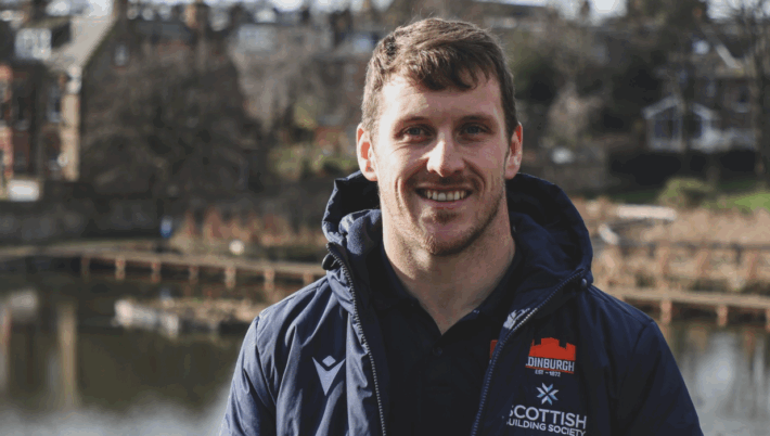 Star centre Bennett pens two-year deal