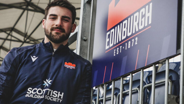 Scrum-half Shiel signs extension