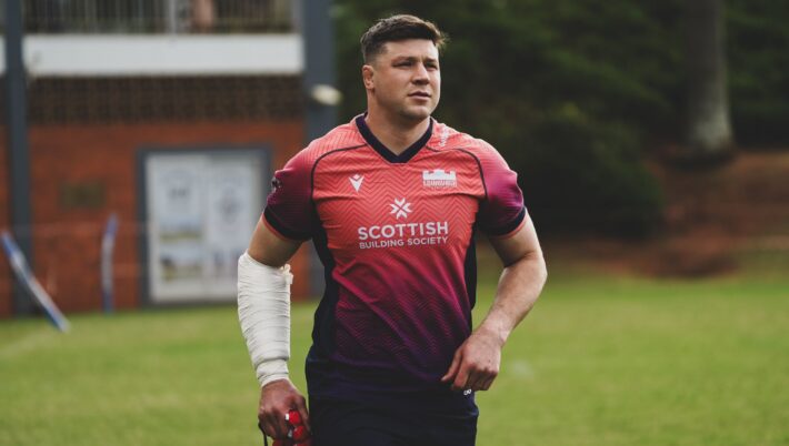 Schoeman returns for Sharks showdown as Gilchrist hits 200